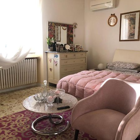 B & B Da Giusy Corte Franca Extérieur photo