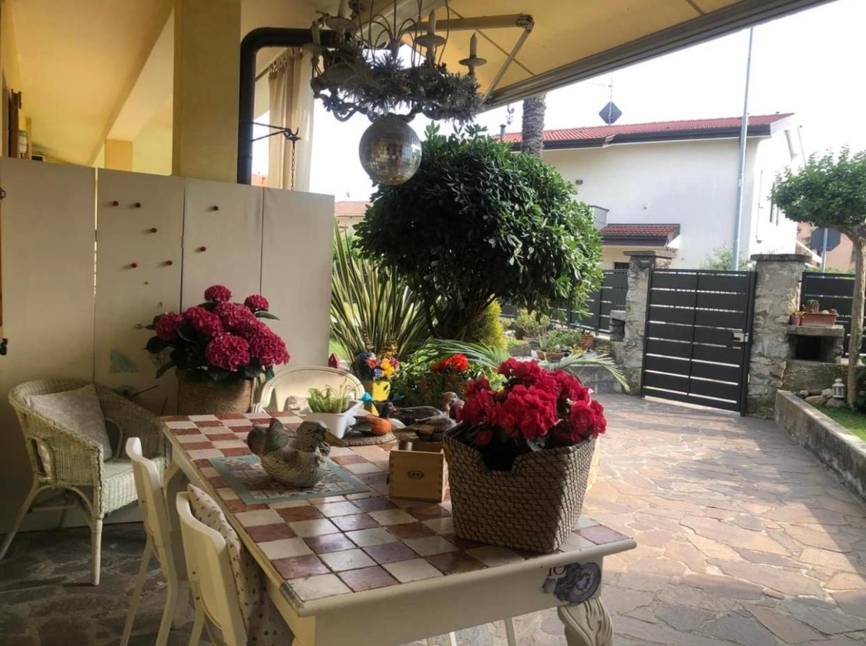 B & B Da Giusy Corte Franca Extérieur photo